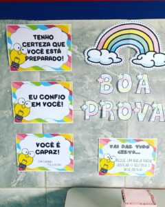 Cartazes de incentivo para as avaliações
