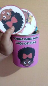 História na lata: Menina bonita do laço de fita