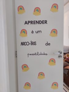 Decoração de porta Arco-íris