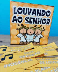 LOUVANDO AO SENHOR