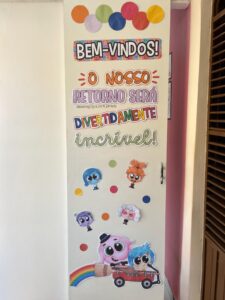ARQUIVO – PAINEL DE PORTA VOLTA ÀS AULAS DIVERTIDAMENTE