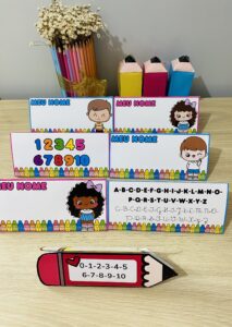 Kit de Crachás de Mesa – Volta às Aulas