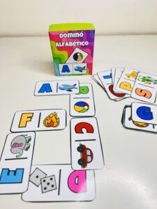 Dominó do Alfabeto
