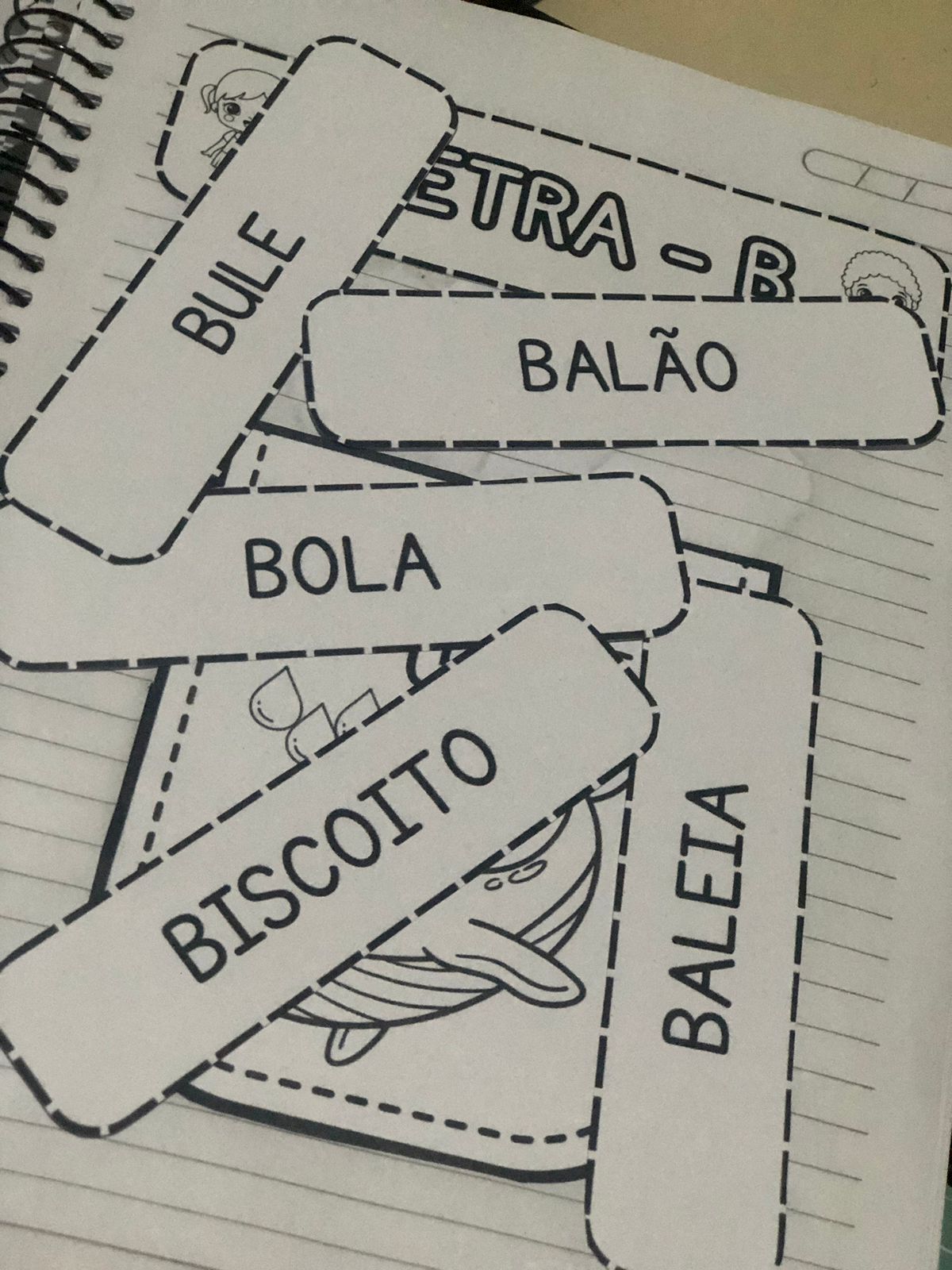 Bolsinhos do Alfabeto: Aprender o ABC nunca foi tão divertido!