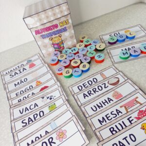 ALFABETO NAS TAMPINHAS – Aprender Brincando Nunca Foi Tão Fácil!