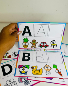 Alfabeto Tracejado: Aprendizado e Prática