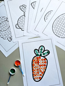 Pintura com cotonete páscoa educação infantil.