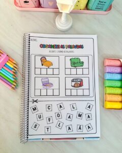 📚 Apostila Organizando Palavras para trabalhar a escrita de palavras com sílabas simples, ideal para a fase de Alfabetização. ✏️
