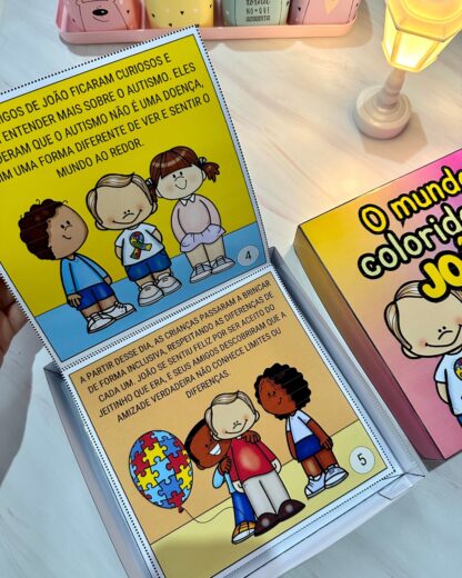 📦💙 História na Caixa - O Mundo Colorido de João 🌍✨| Dia Mundial de Conscientização do Autismo - Image 4