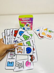 Dominó do alfabeto