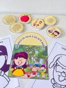 Luva História A Branca de Neve dia do livro infantil.