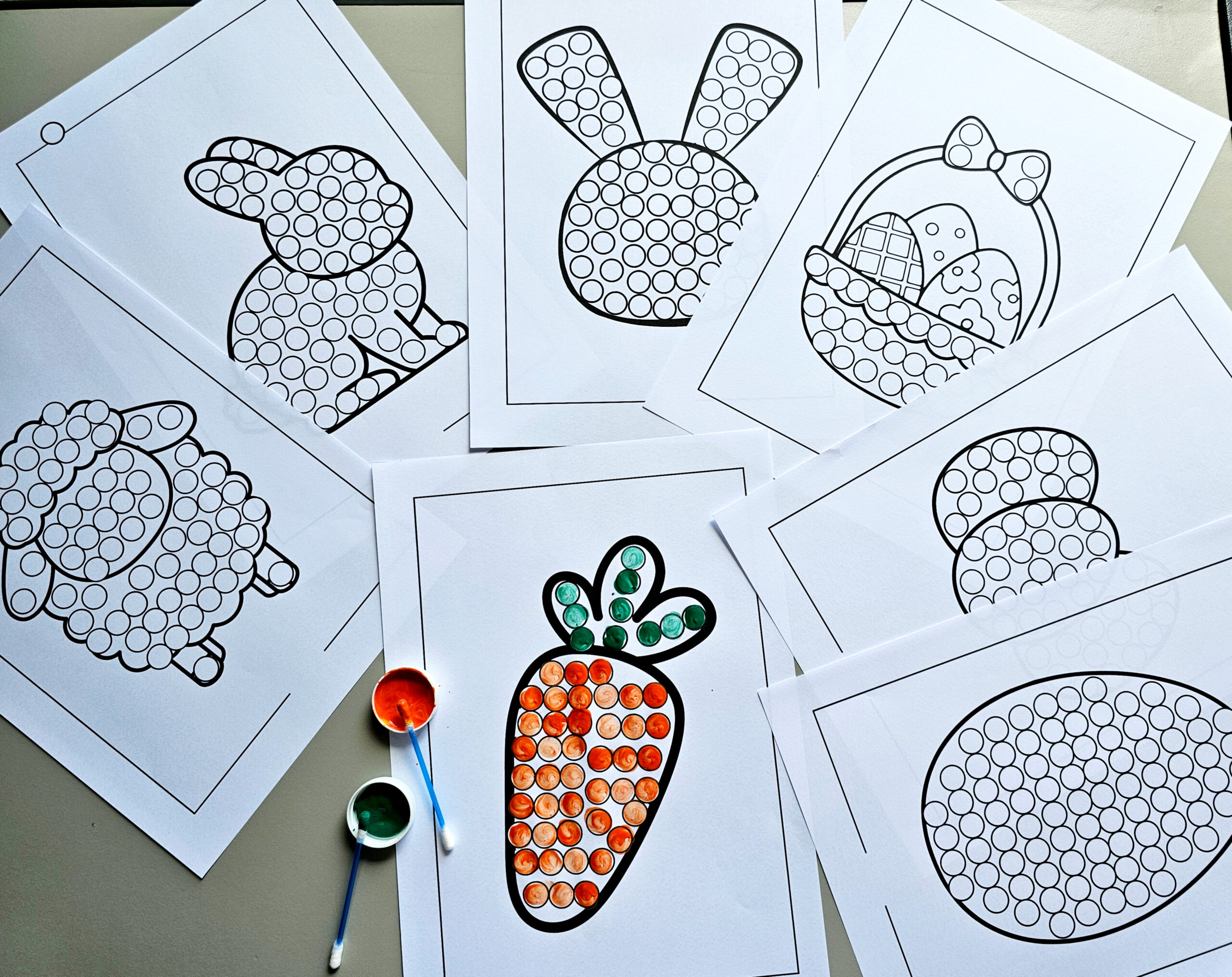 🎨 Atividades de Páscoa – Pintura com Cotonete