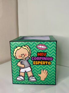 História na caixa: A aventura do corpinho esperto