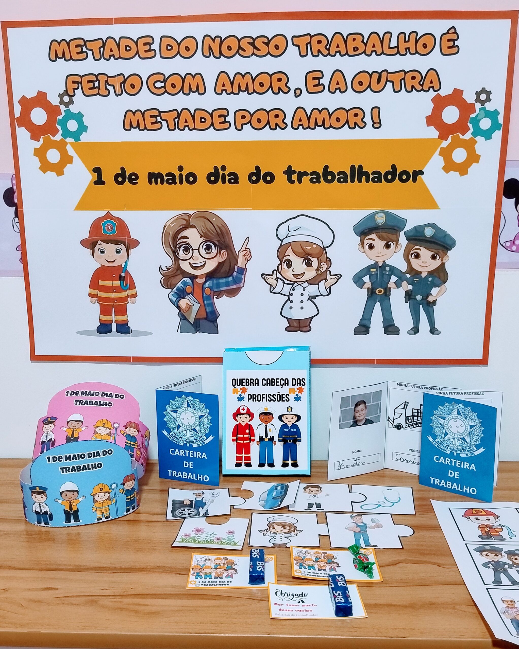 "kit dia do trabalho" "Dia do Trabalho" "kit dia do trabalhador" "Dia do Trabalhador" "Material didático Dia do Trabalho" "Atividades Dia do Trabalho" "Recursos pedagógicos Dia do Trabalho" "material didático dia do trabalho" "material didático dia do trabalhador" "Plano de aula Dia do Trabalho" "Dia do Trabalho ensino fundamental" "Dia do Trabalho educação infantil" "Dia do Trabalho educação infantil" "1º de Maio educação infantil" "Dia do Trabalhador educação infantil" "Atividades Dia do Trabalho educação infantil" "Recursos pedagógicos Dia do Trabalho educação infantil" "Brincadeiras Dia do Trabalho" "Profissões educação infantil"