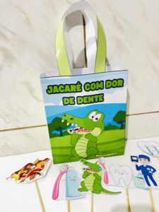 Sacola teatral: “O jacaré com dor de dente”
