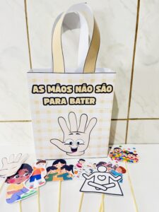 Sacola teatral: As mãos não são para bater
