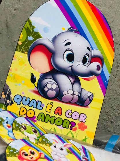 HISTÓRIA NA LUVA: QUAL É A COR DO AMOR?