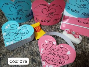 *Coroas e cestinhas dia das mães*              