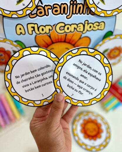 Luva “Laranjinha, A florzinha corajosa” - Image 4