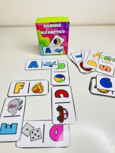 Dominó alfabético – Aprendizado Divertido e Eficiente