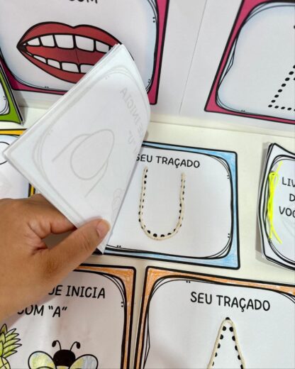 Livrinhos das Vogais – Para Colorir e se Encantar! - Image 3
