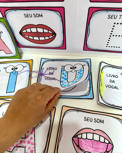 Livrinhos das Vogais – Para Colorir e se Encantar! - Image 11