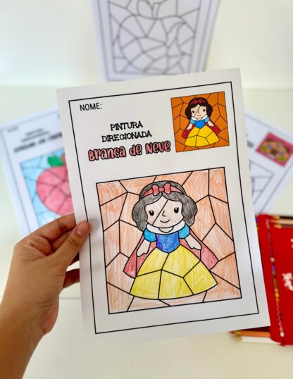 Atividades pintura direcionada tema Branca de Neve