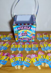 Picolé do alfabeto