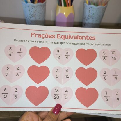 Coração das Frações Equivalentes – Recorte, Cole e Aprenda! - Imagem 6