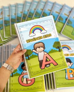 KIT COM 26 APOSTILAS DE ATIVIDADES PARA TRABALHAR AS LETRAS DO ALFABETO