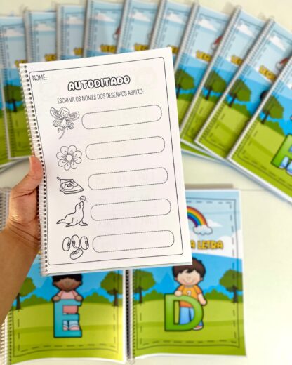 KIT COM 26 APOSTILAS DE ATIVIDADES PARA TRABALHAR AS LETRAS DO ALFABETO - Imagem 9