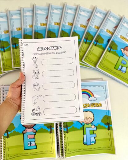 KIT COM 26 APOSTILAS DE ATIVIDADES PARA TRABALHAR AS LETRAS DO ALFABETO - Imagem 10