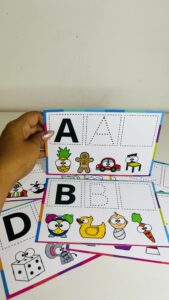 Alfabeto Tracejado: Aprendizado e Prática