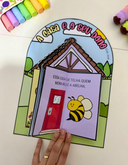 Luva interativa com o Poema: A Casa e o seu dono