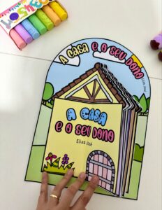 Luva Interativa – Poema: A Casa e o Seu Dono
