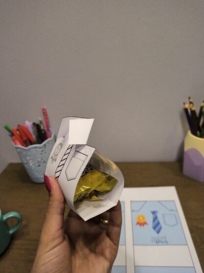 Porta-bombom criativo em formato de camisa para o Dia dos Pais! - Imagem 7