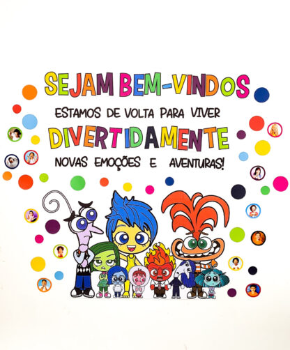 Painel volta às aulas divertidamente