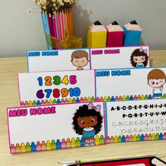 arquivo volta as aulas, arquivo digital volta às aulas, arquivo pedagógico digital volta às aulas, crachá volta as aulas pdf, arquivo crachá de mesa para imprimir , crachá de mesa para imprimir educação infantil, arquivo digital pedagógico crachá de mesa, arquivo lembrancinhas volta as aulas, arquivo digital lembrancinhas volta as aulas, lembrancinhas volta as aulas pdf, recurso pedagógico volta às aulas, arquivo crachá de mesa pdf, recursos para educação infantil, recurso para volta às aulas, recurso pedagógico para volta às aulas