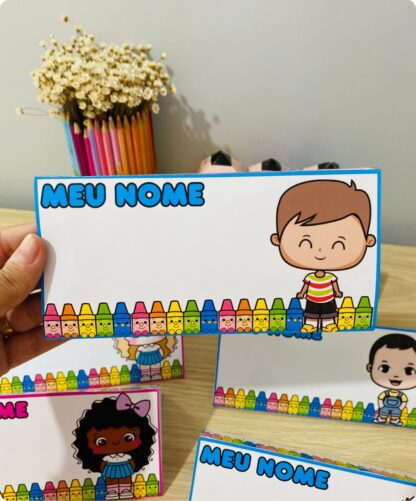 arquivo volta as aulas, arquivo digital volta às aulas, arquivo pedagógico digital volta às aulas, crachá volta as aulas pdf, arquivo crachá de mesa para imprimir , crachá de mesa para imprimir educação infantil, arquivo digital pedagógico crachá de mesa, arquivo lembrancinhas volta as aulas, arquivo digital lembrancinhas volta as aulas, lembrancinhas volta as aulas pdf, recurso pedagógico volta às aulas, arquivo crachá de mesa pdf, recursos para educação infantil, recurso para volta às aulas, recurso pedagógico para volta às aulas