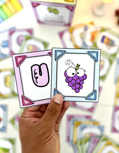 Jogo da Memória do Alfabeto com Caixa e Fichas Ilustradas - Imagem 5