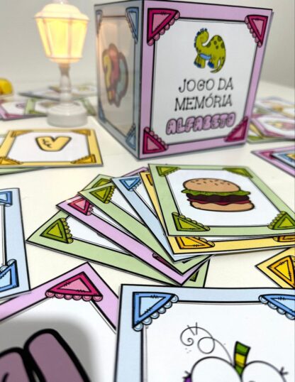 Jogo da Memória do Alfabeto com Caixa e Fichas Ilustradas - Imagem 8