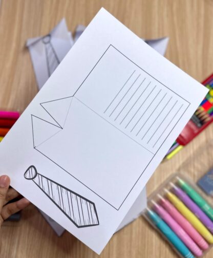 O arquivo Cartões Dia dos Pais inclui os seguintes cartões para colorir: - Imagem 3