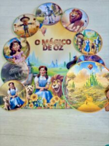 História na luva: O Mágico de Oz.