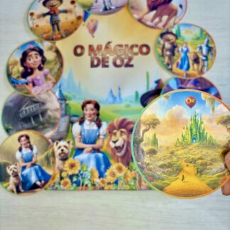 História na luva: O Mágico de Oz.