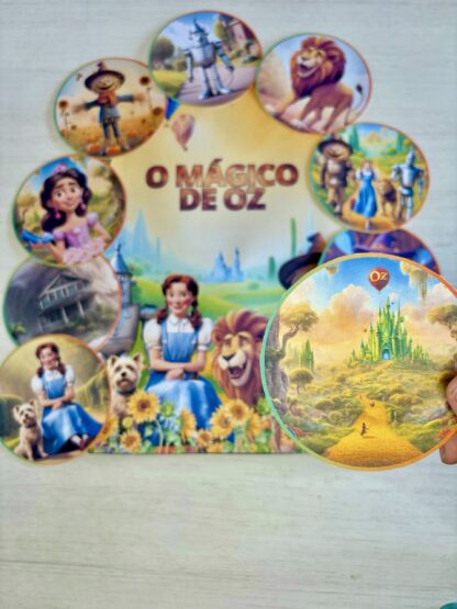 História na luva: O Mágico de Oz.