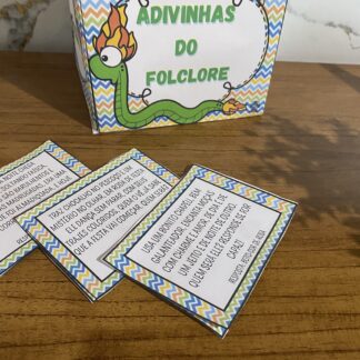 Caixa adivinhas do folclore