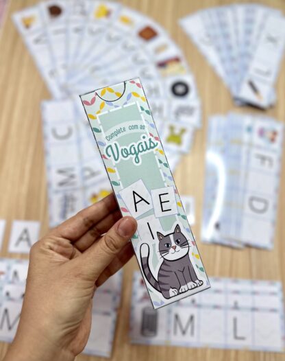 COMPLETE AS VOGAIS - Imagem 4