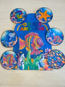 Luva de História – O Peixe Arco-Íris