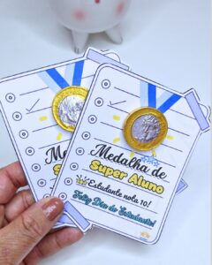 CARTÃO MEDALHA DIA DO ESTUDANTE