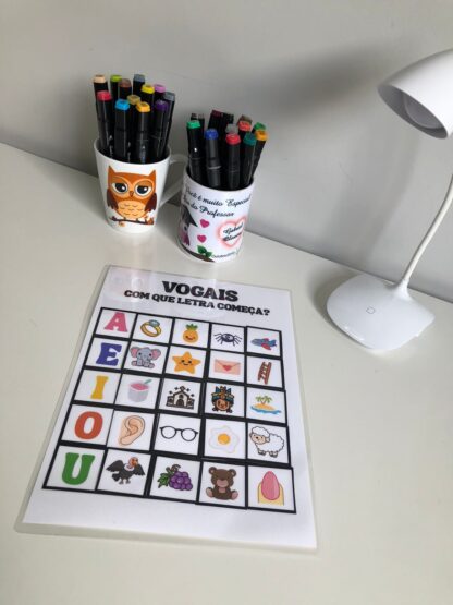 Vogais: Com que letra começa? - Imagem 5